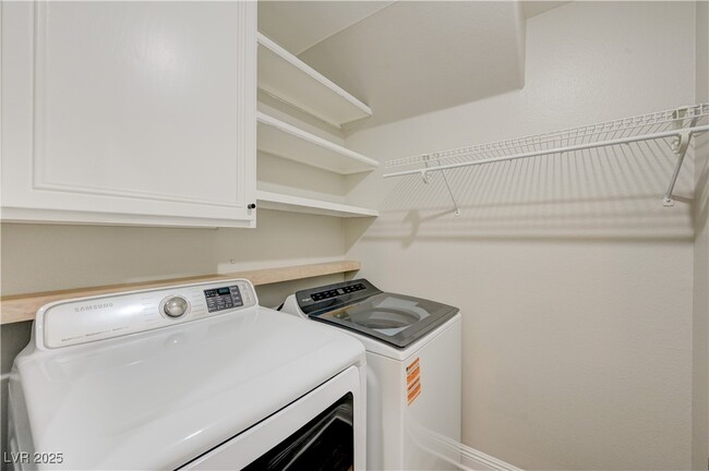 Building Photo - 1367 Cadence St