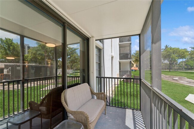 Building Photo - 3101 N Country Club Dr