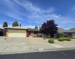 Building Photo - 1375 Farmington Dr