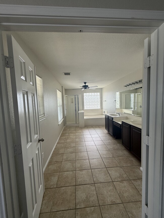 Building Photo - 502 Constellation Dr