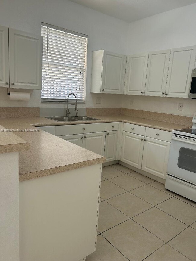 Building Photo - 12856 SW 132nd Terrace