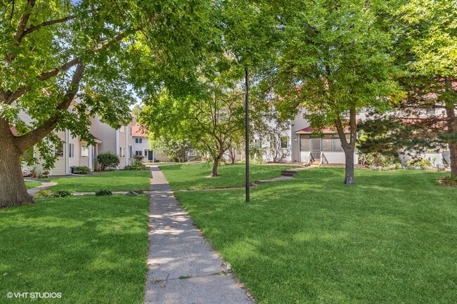 Building Photo - Charming Renovated Home with Modern Amenit...