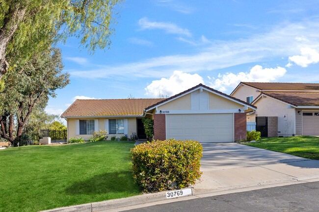 Building Photo - Updated 3-Bedroom Home with Modern Upgrade...