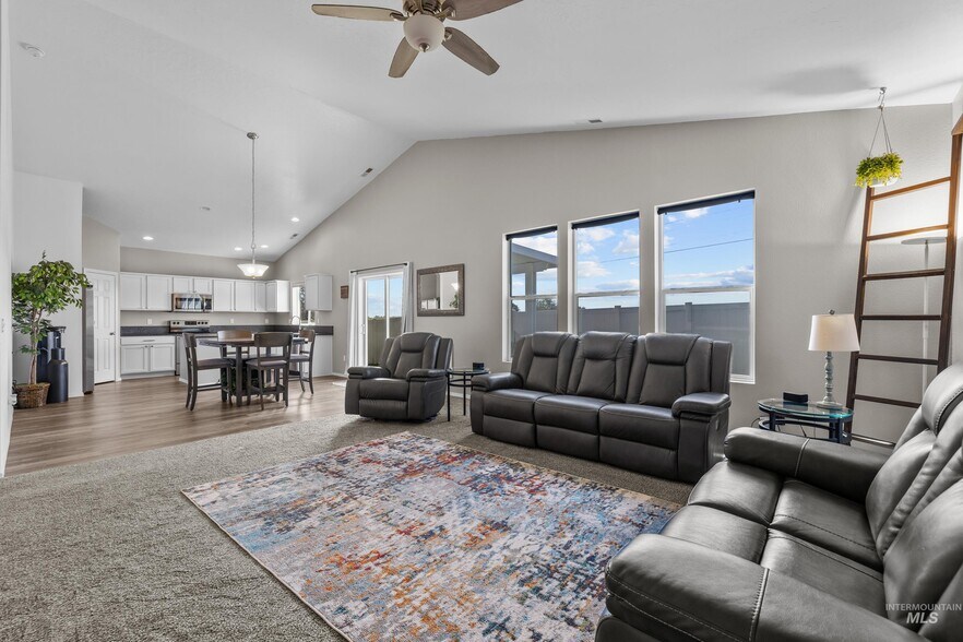 Building Photo - 6743 S Birch Creek Ave