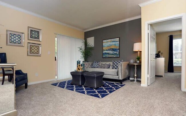 Building Photo - 3 bedroom in Dallas TX 75204