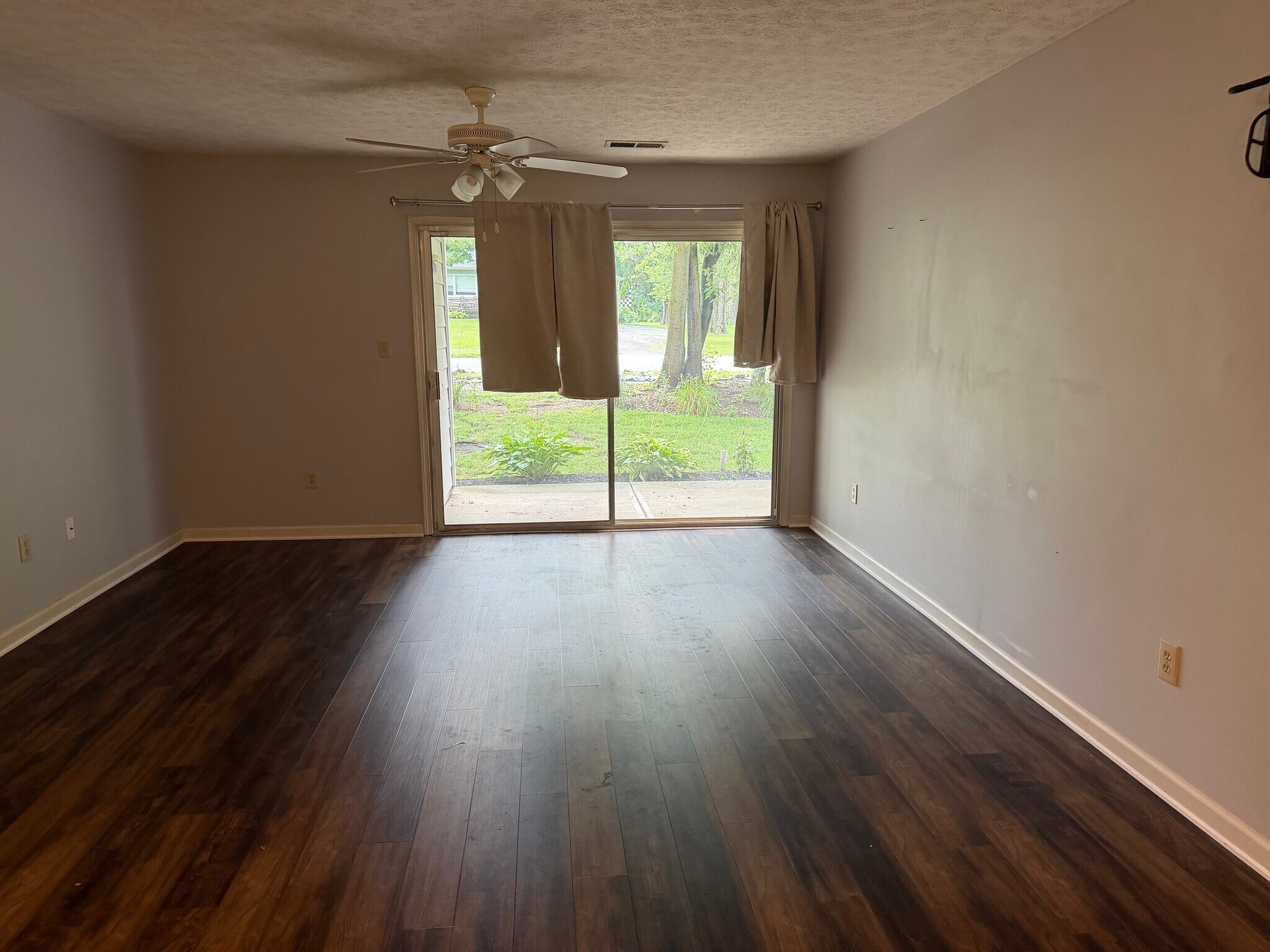 Building Photo - 8354 Glenwillow Ln