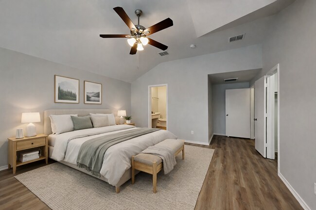 Building Photo - Charming 3-Bed, 2-Bath Home in Dallas with Garage Parking