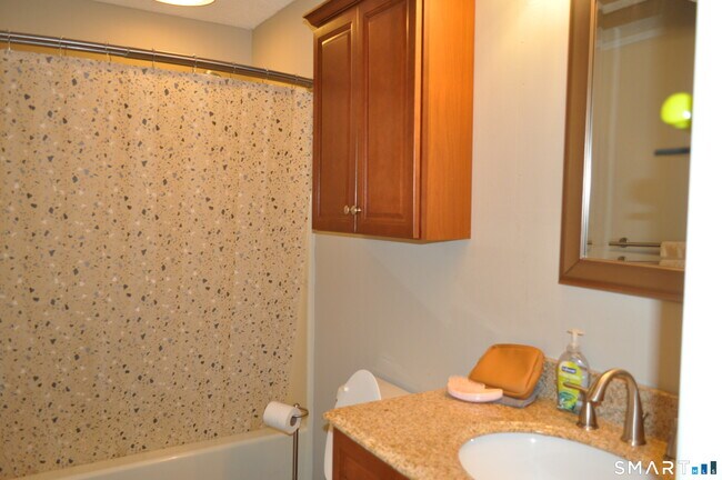 Building Photo - 110 Songbird Ln