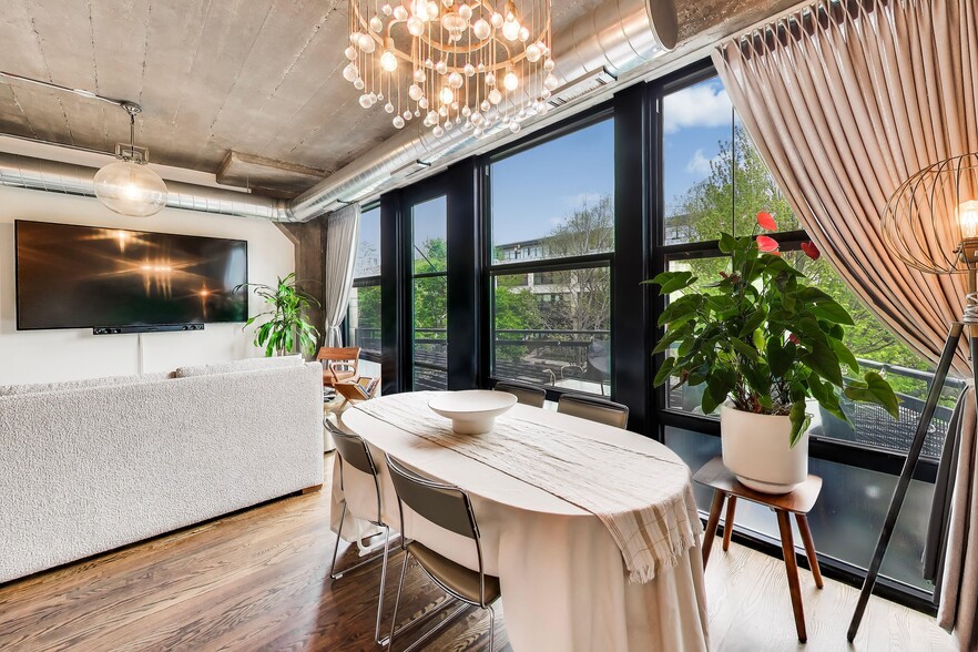 Building Photo - 1111 W 15th St