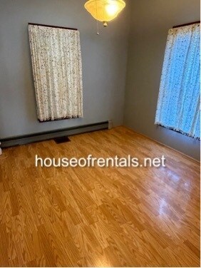 Building Photo - 216 Iowa St