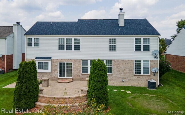 Building Photo - 14864 Liri Dr