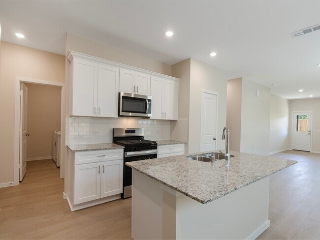 Building Photo - 15881 Blass Vly Dr
