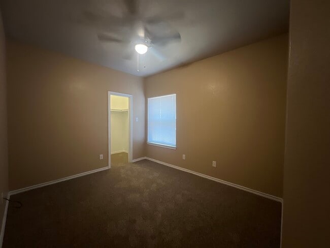 Building Photo - Updated Stunning Duplex 3/2 duplex in Burleson