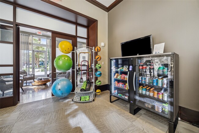 Building Photo - 9870 Gaylord Dr