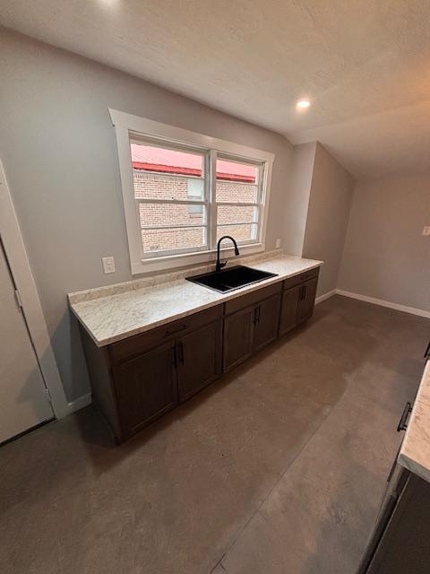 Building Photo - 513 Tyler St