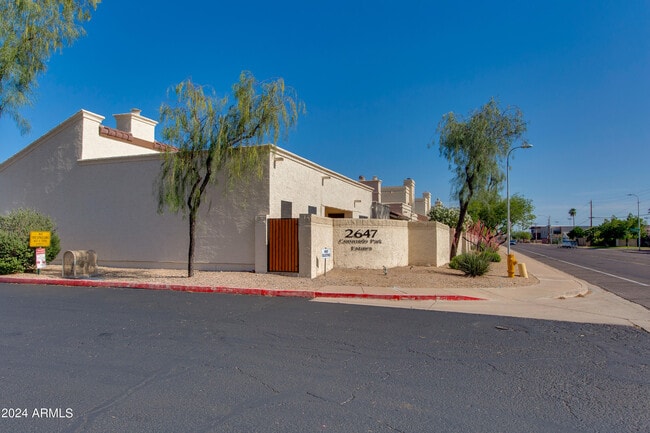 Building Photo - 2647 N Miller Rd