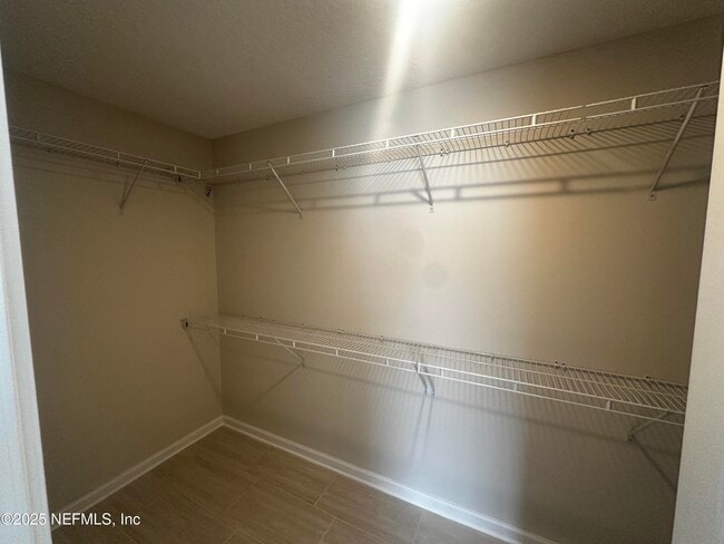 Building Photo - 12080 Scarsdale Dr