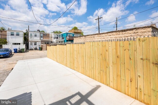 Building Photo - 1714 Patapsco St