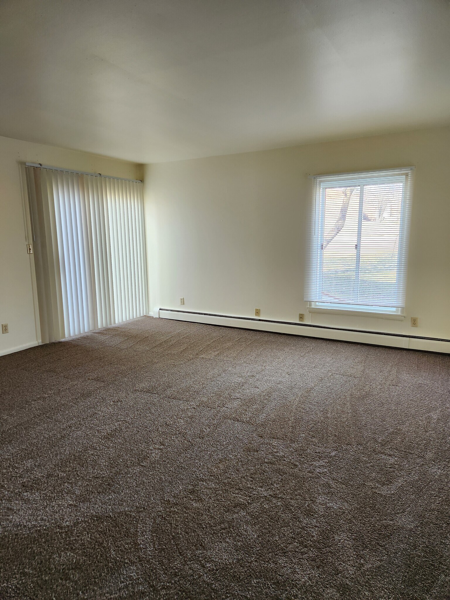 Building Photo - 412 Bancroft Ct