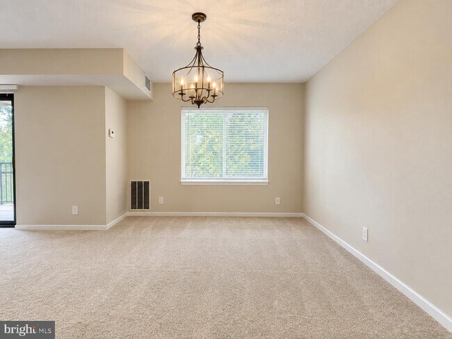 Building Photo - 8360 Greensboro Dr