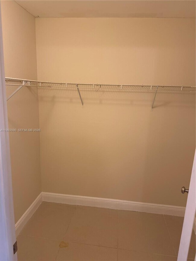 Building Photo - 1211 S Independence Dr