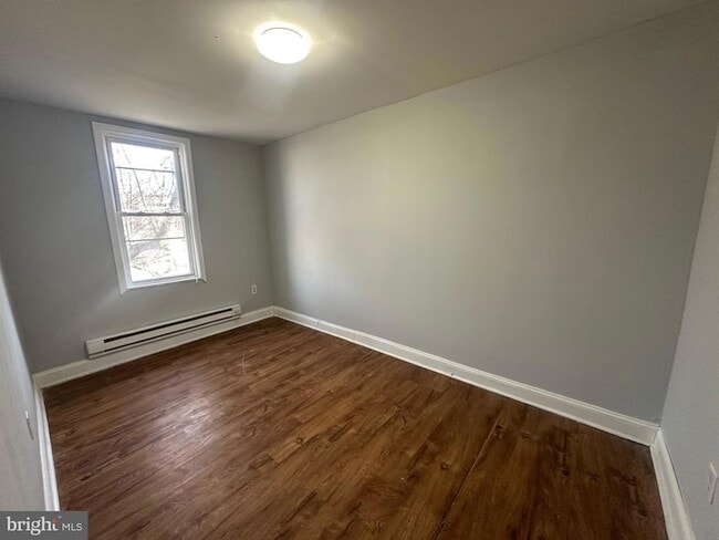 Building Photo - 609 N Wilton St