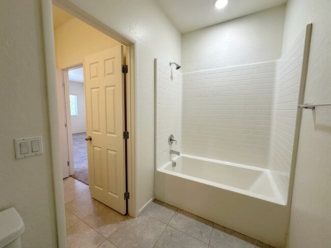 Building Photo - 4566 Mansart Ct