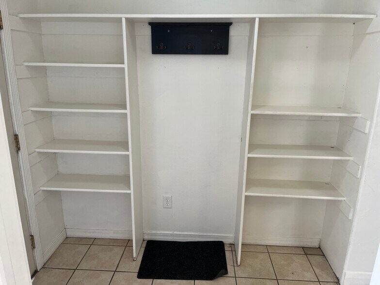 Building Photo - 509 N 200 W