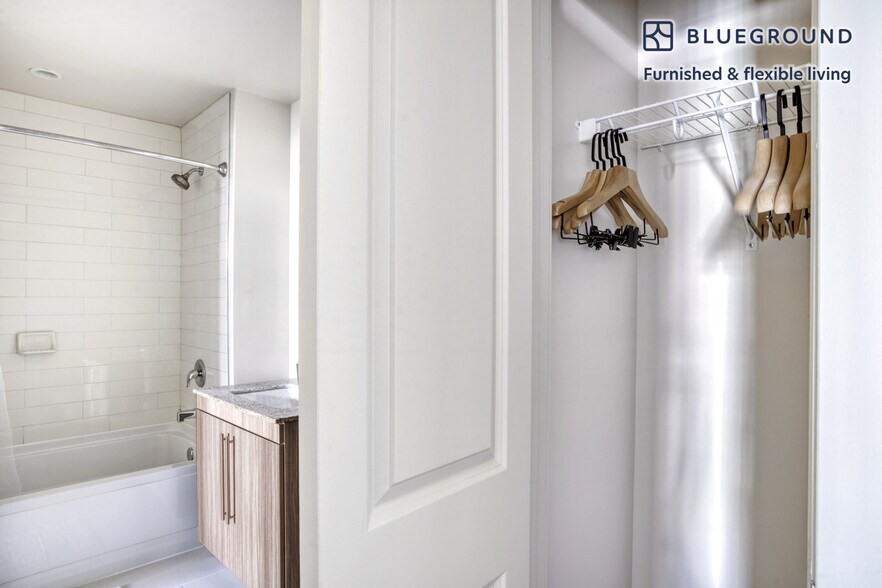 Building Photo - 625 H St NE