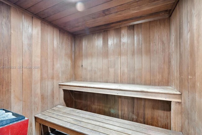 Building Photo - 9273 Collins Ave