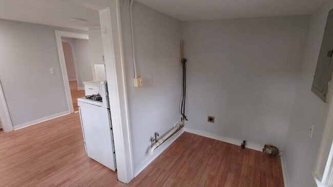 Building Photo - 4850 Radnor St