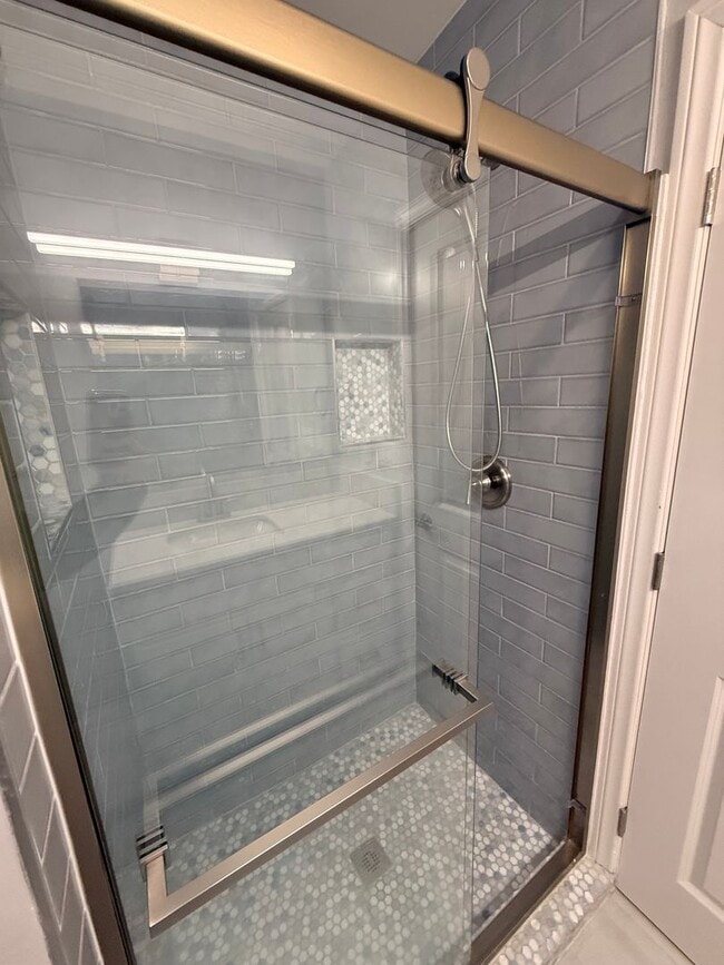 Building Photo - Newly remodeled three bedroom house in Wilmington ready to rent!