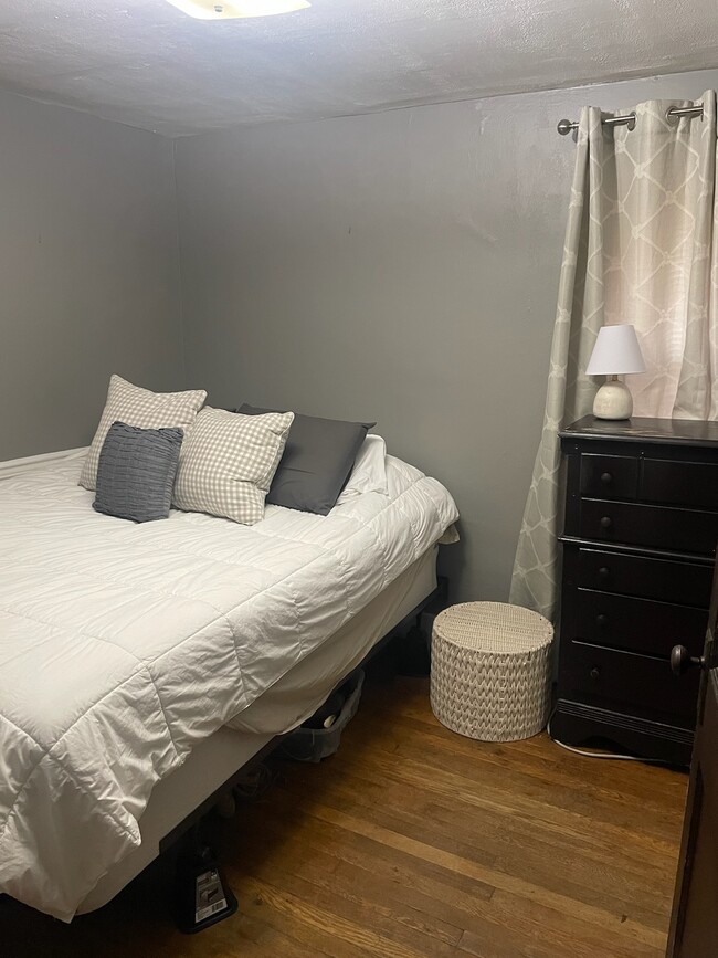 Building Photo - 2245 S Braddock Ave