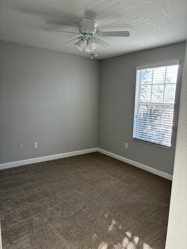 Building Photo - 3201 Bayflower Ave