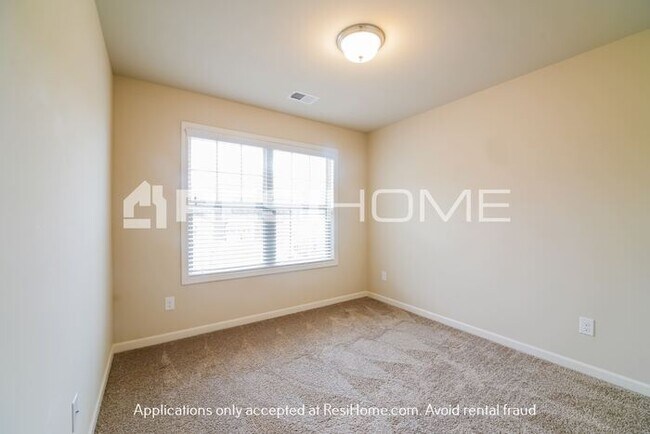 Building Photo - HOME FOR RENT!!