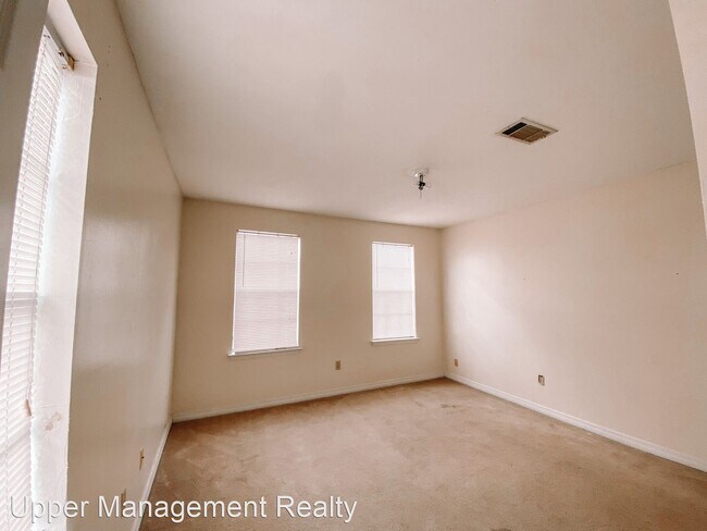 Building Photo - 1 br, 1 bath House - 4600 Laurel St. #6