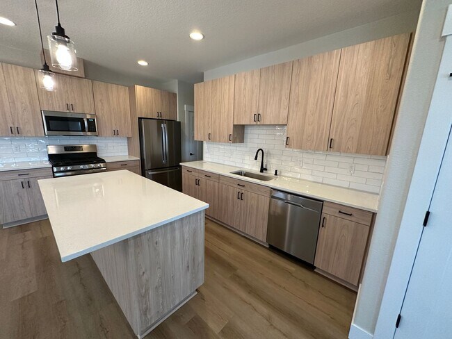 Building Photo - 616