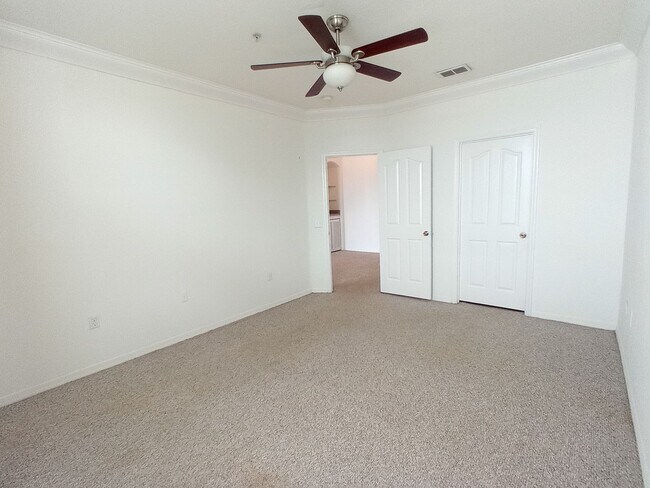 Building Photo - Visconti West Condominium - Unit 8304