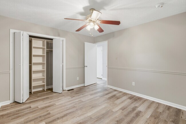 Building Photo - 7800 Temple Acres Dr