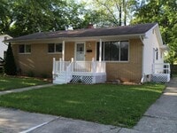 Building Photo - 1315 1st St