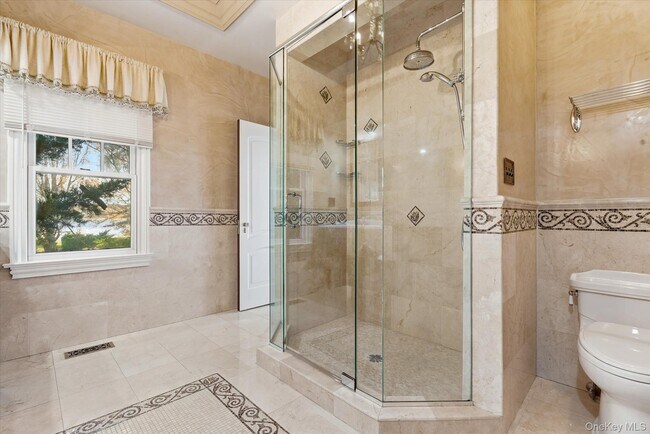 Building Photo - 508 Centre Island Rd