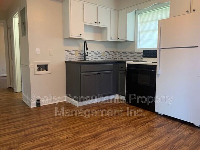 Building Photo - 1813 Walker Ave