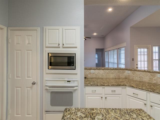 Building Photo - 7414 Sand Pine Dr