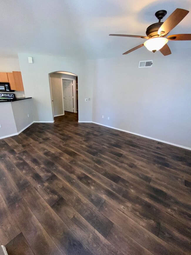 Building Photo - Spacious 2 Bedroom 2 Bath in Gated Renaiss...