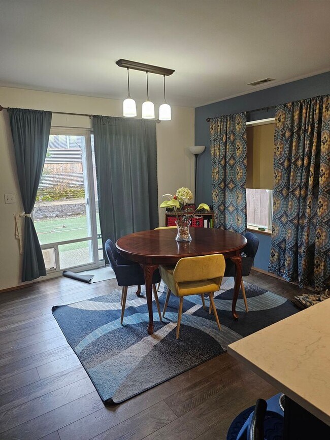 Building Photo - 3 Bedroom Home for rent in Tahoma Terra community!