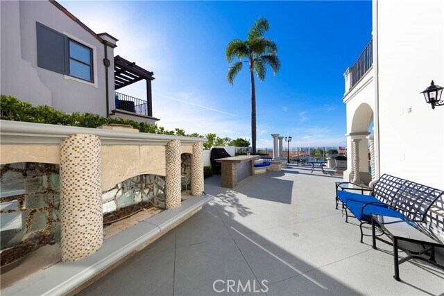 Building Photo - 7 Vista Luci