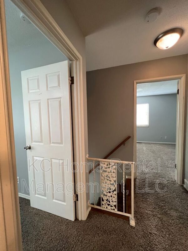 Building Photo - 9338 Bluejacket St