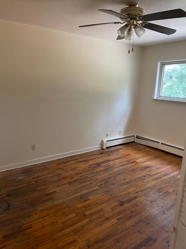 Bedroom 1 - 2660 Vera Ave