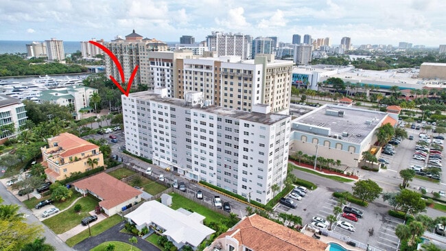 Building Photo - 2555 NE 11th St