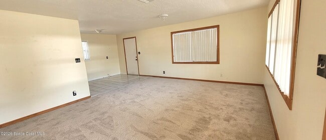 Building Photo - 1048 Hazelwood Dr